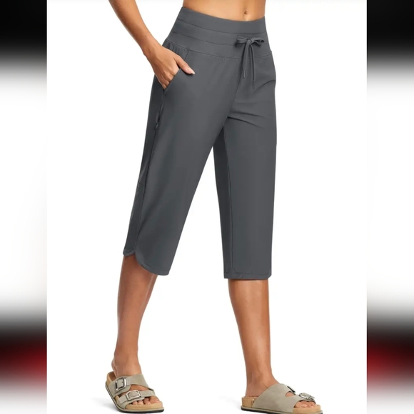 None Pants - Chic Women's Charcoal Capri Pants